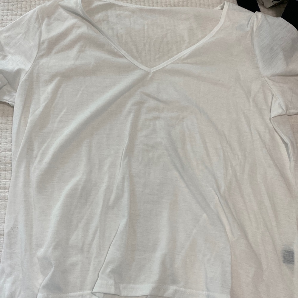 White shear v-neck tee